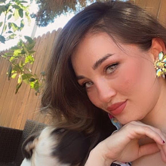 Meet your Posher, Evelyn - Picture 1 of 1